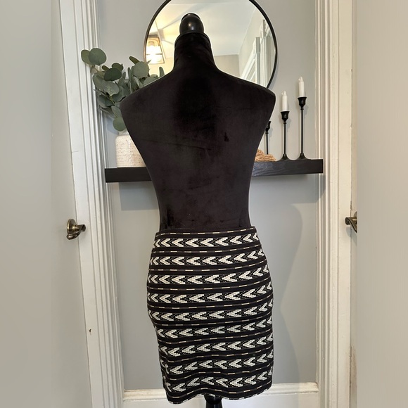 Nollie skirt Aztec print arrows - Picture 2 of 4